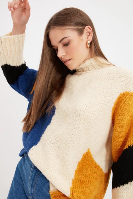 Multi Color Knitwear