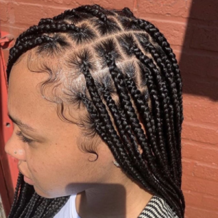 Medium knotless